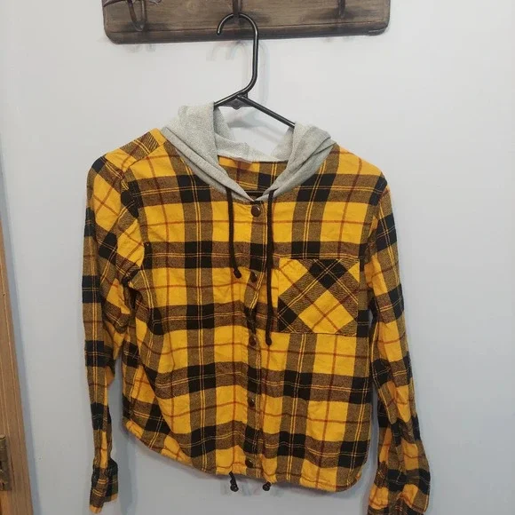 No Boundaries Cinched Waist Plaid Hoodie Yellow med plaid button on snap 💛 - Picture 6 of 11